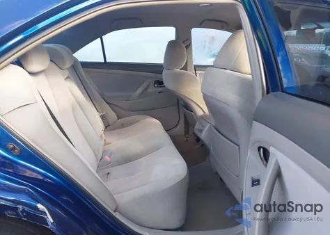 2011 Toyota Camry Le z USA, uszkodzony, nr VIN 4T1BF3EK1BU585617